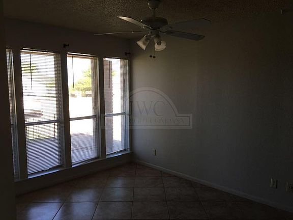 5th image of 1002 Mary Jane Cir