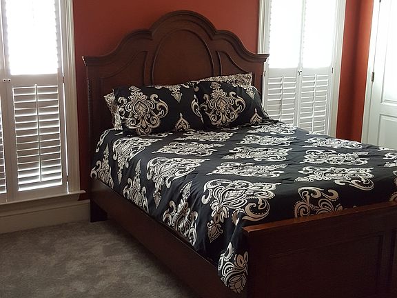 2nd bedroom with 2 closets
