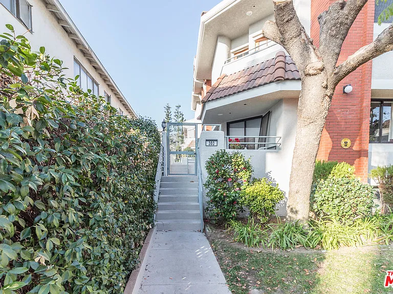 301 W Loraine St #8 — Photo 2