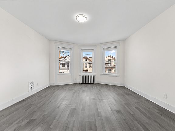 2nd image of 149 Bidwell Ave #2