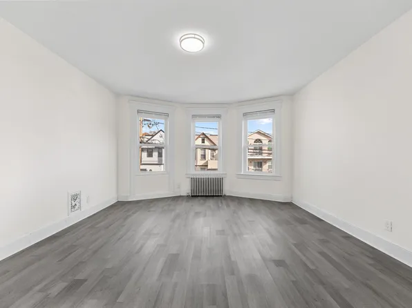 149 Bidwell Avenue image 2 of 10