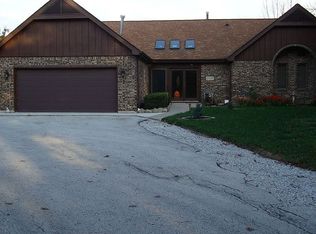 26805 S Woodlawn Ave, Crete, IL 60417