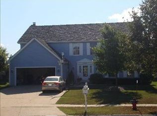 4947 Red Pine Ave, Gurnee, IL 60031