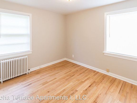 5th image of 917 10th Ave E APT D