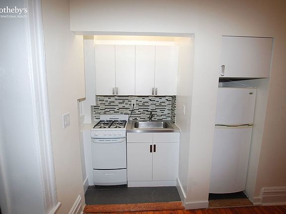3rd image of 412 W End Ave APT 5F