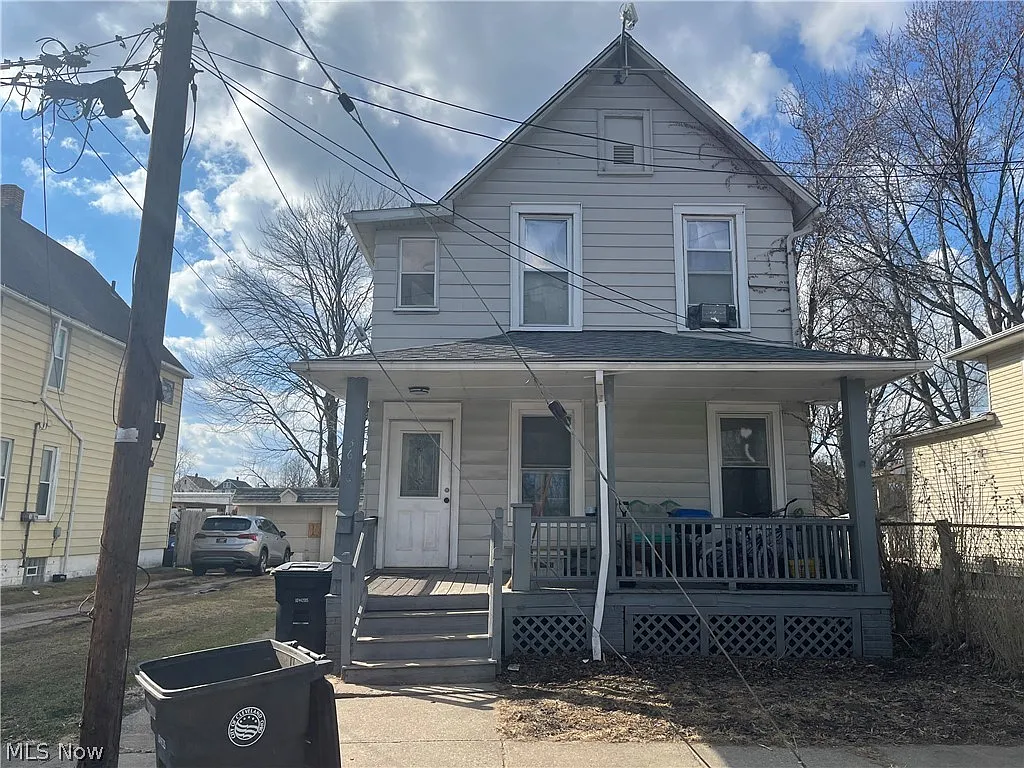 3688 W 15th St photo 1