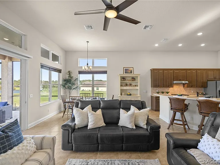 1335 W Greenmeadow Path — Photo 9