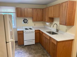 16 Lyness St APT 3, Manchester, CT 06040