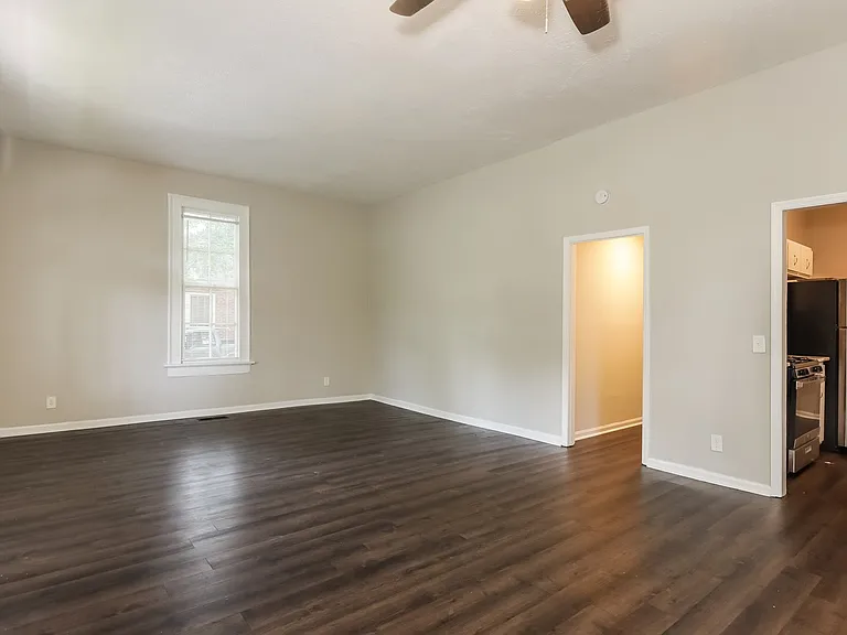 842725_018_living_room_12959808.jpg