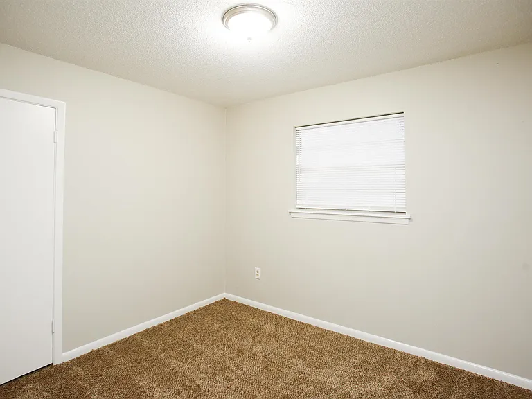 3219 Potter St — Photo 9