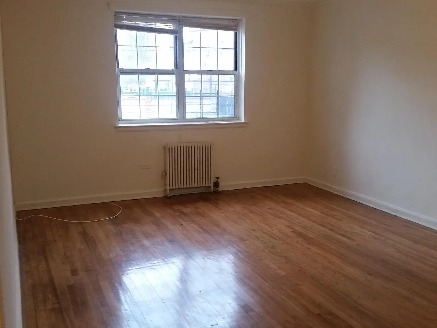 2 bed, 900 sqft, $2,700 — Photo 2