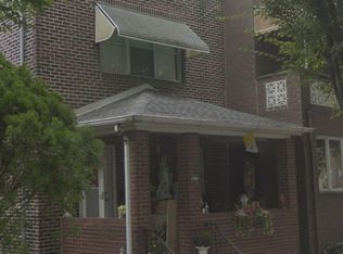 2735 S Alder St, Philadelphia, PA 19148