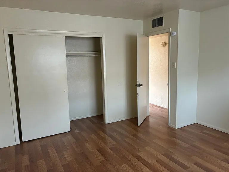 538 Ortiz Dr SE — Photo 3