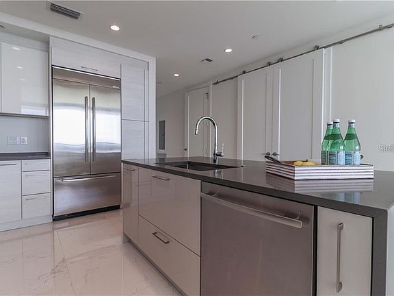 5th image of 100 1st Ave N Unit 3607