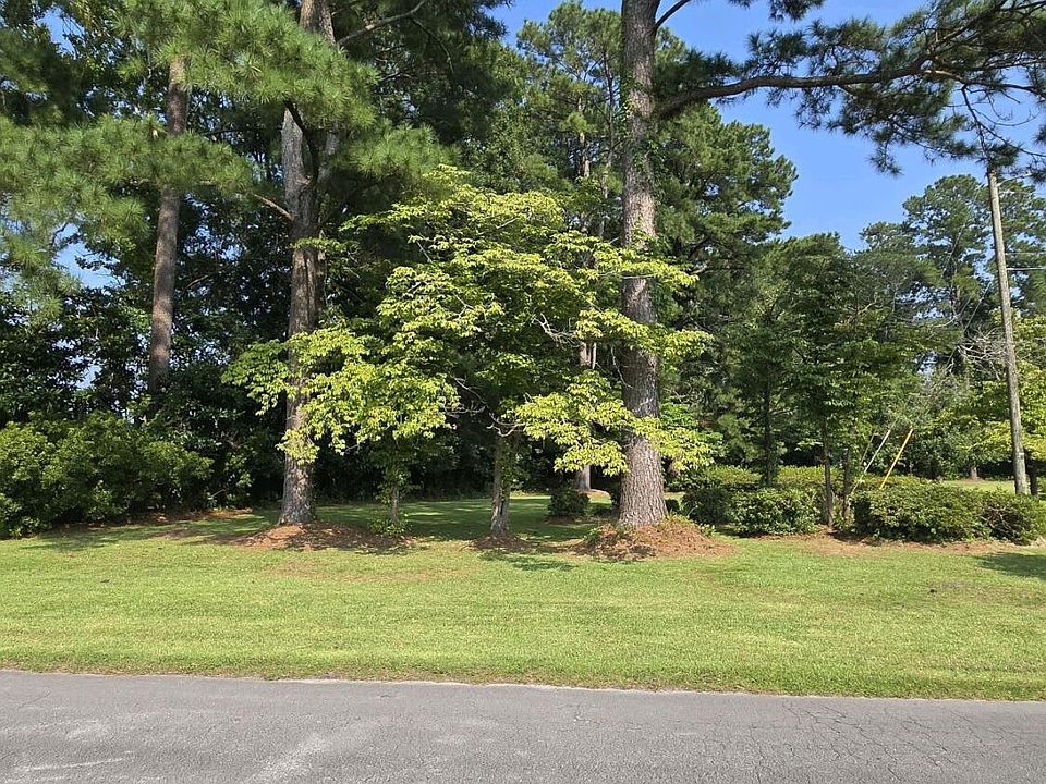 2nd image of 1204 Cherry Lane