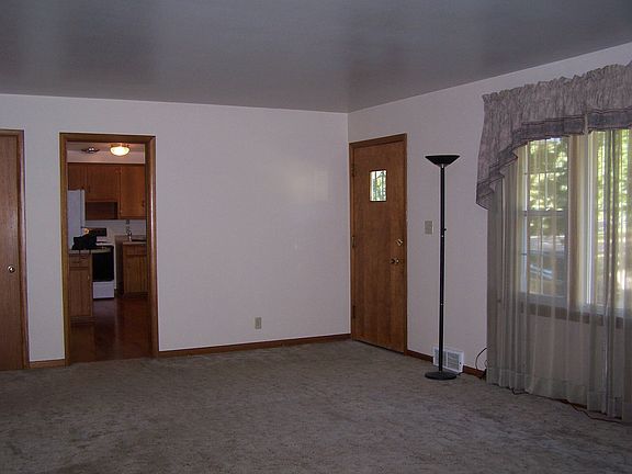 4th image of 246 Eastholm Ave