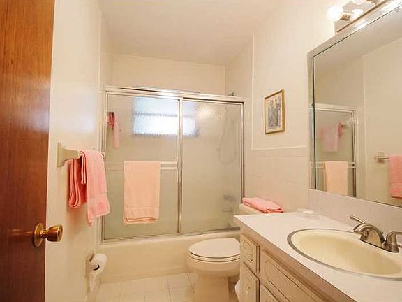 5th image of 524 Minorca Ave