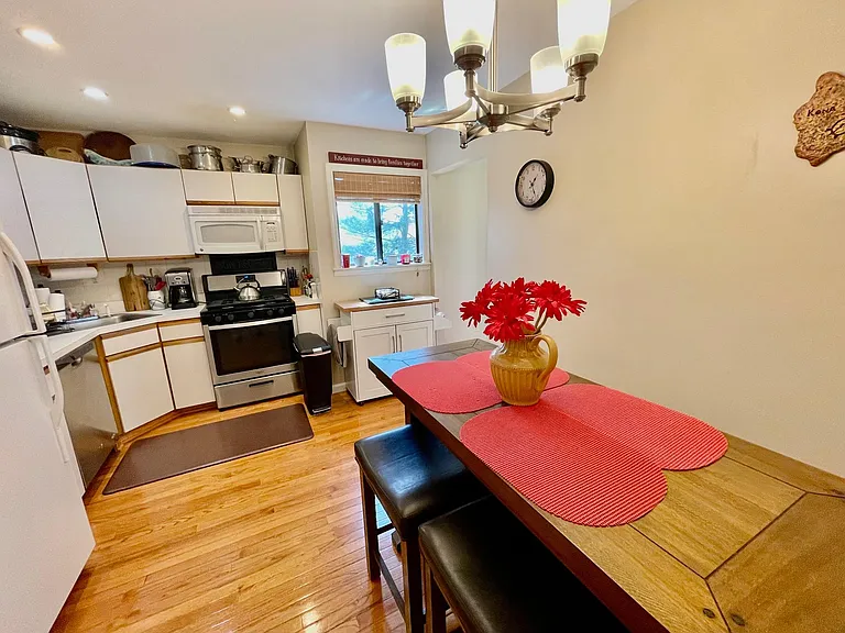 2 Hawthorne Pl — Photo 12