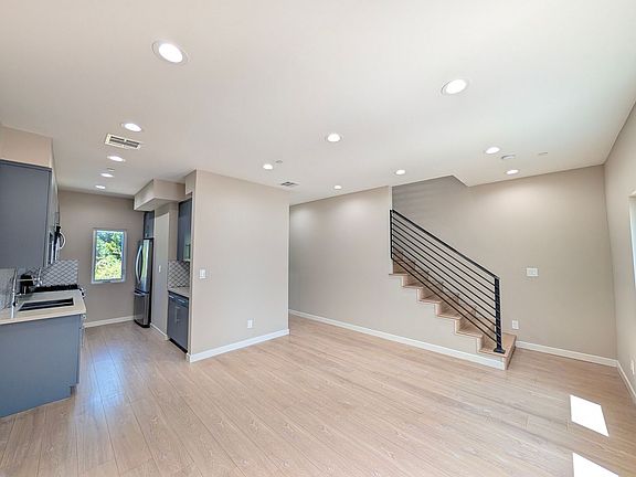 2nd image of 11437 Hatteras St #11439