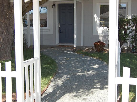 2nd image of 411 E 18th St