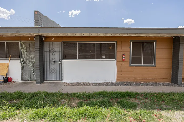 Photo 2 of 12 - 2139 W Devonshire Ave #2 - Phoenix, AZ Building Photo - 2139 W Devonshire Ave #2