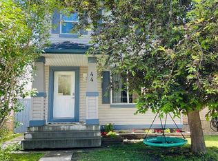 44 W Everridge Way SW, Calgary, AB T2Y 4S7