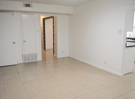 5th image of 13111 Cherbourg St