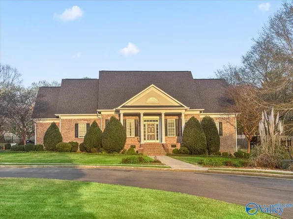 978 Hampton Ridge Cir NW, Arab, AL 35016
