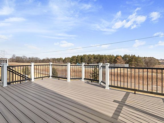 3rd image of 5366 Pine Island Rd