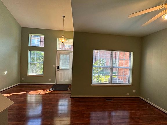 FAMILY ROOM/DINING AREA
