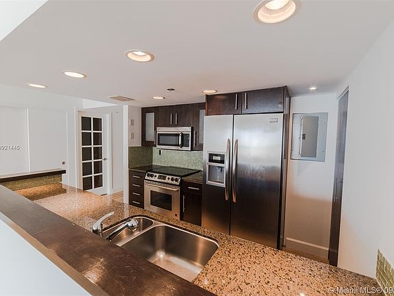 3rd image of 1717 N Bayshore Dr #A-3647