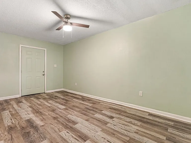 1113 Orange Blossom Ln #7 — Photo 2