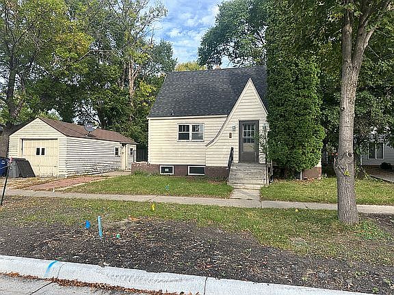 1st image of 310 10th St S