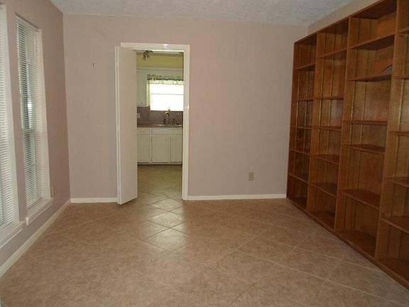 3rd image of 3105 Old Hickory Dr