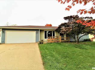 203 Daniel Pkwy, Washington, IL 61571
