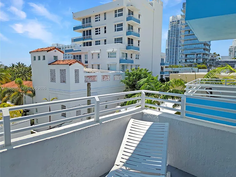 225 Collins Ave #4J — Photo 10