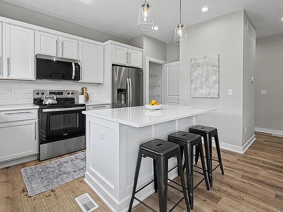 3rd image of 9134 Calvin Dr