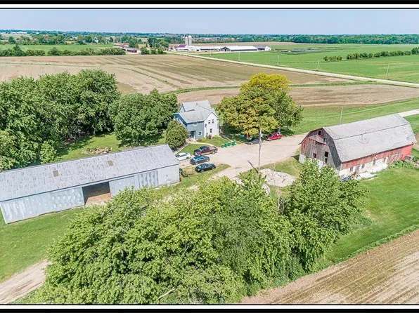 N8864 Evergreen Rd, Van Dyne, WI 54979