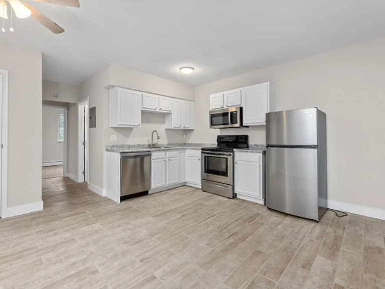 245 S 2nd St #11 — Photo 7