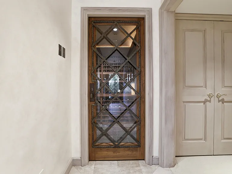 3187 Alexis Dr — Photo 15