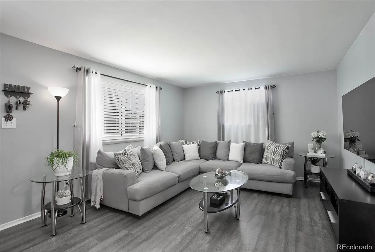 2 bed, 800 sqft, $2,050 — Photo 4