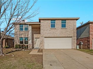 3908 Country Ln, Fort Worth, TX 76123