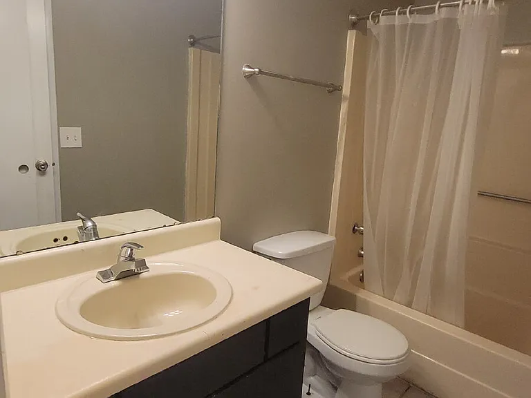 4423 Bonnell Dr NW #L — Photo 6