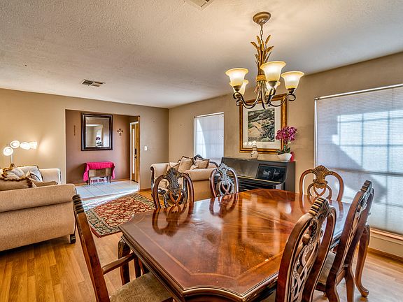 3rd image of 5376 Country Oaks Dr