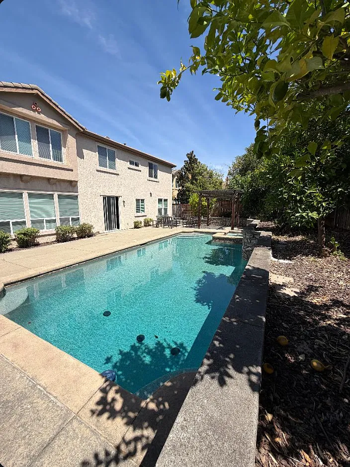 5 bed, 3449 sqft, $4,995 — Photo 2