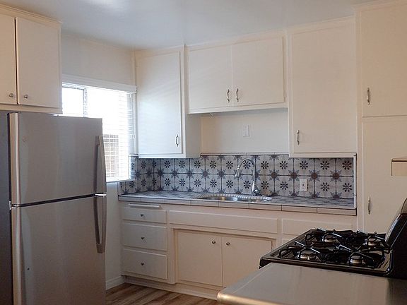 4th image of 412 Corona Del Mar #D