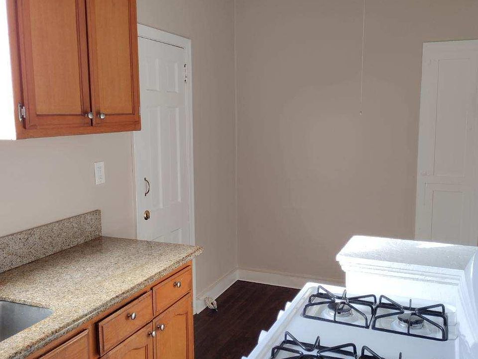 1st image of 1023 W 85th St #3