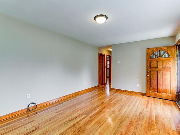 4th image of 223 Lynn Haven Cir