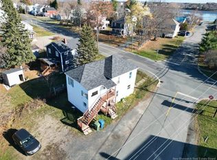 998 Riverside Dr #996, Bathurst, NB E2A2M4