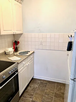 Rented by Urban Real Estate Inc | media 7